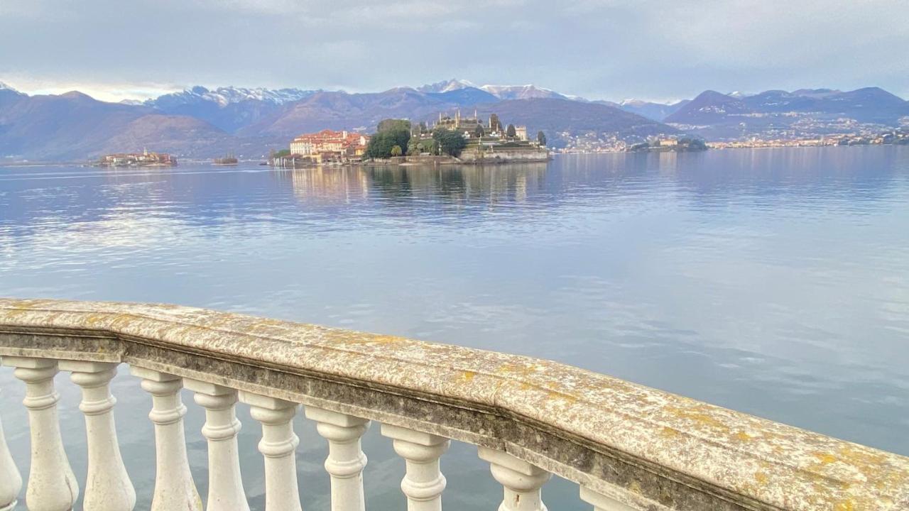 Family Apartment Vista Lago Stresa Bagian luar foto