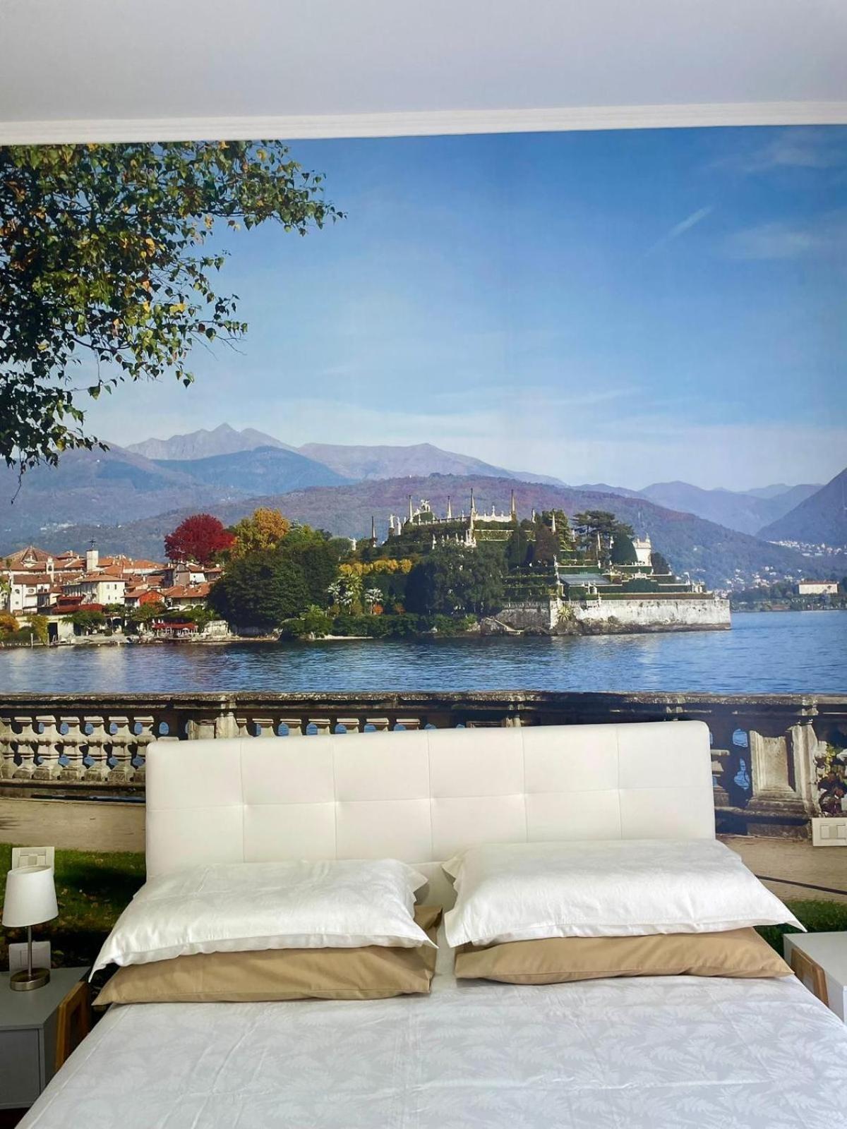 Family Apartment Vista Lago Stresa Bagian luar foto
