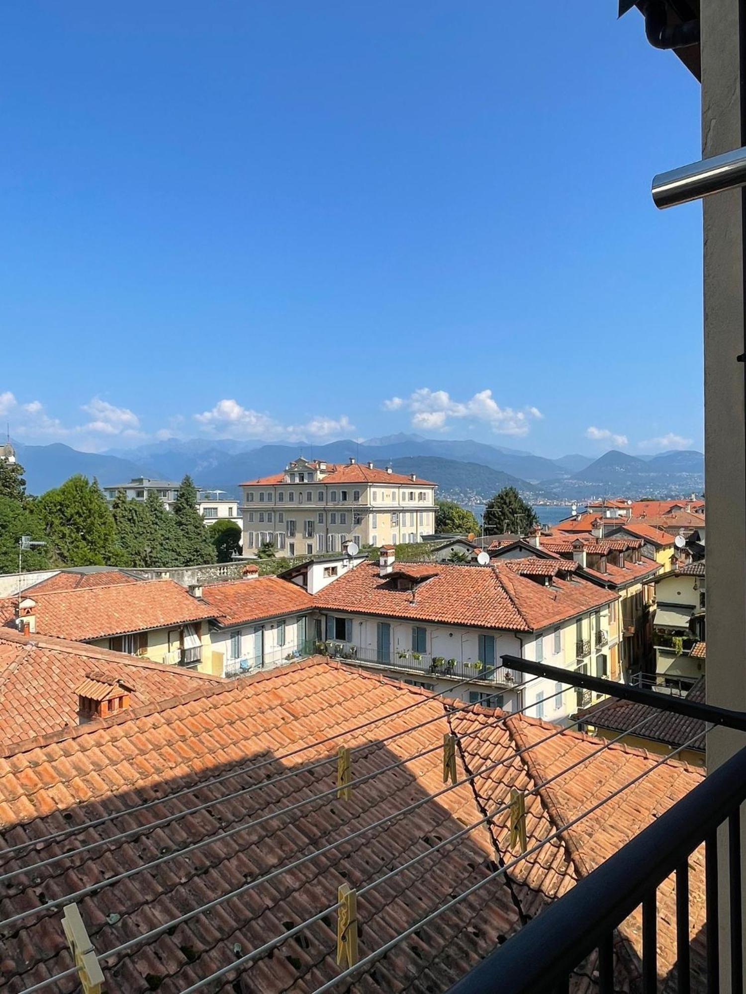 Family Apartment Vista Lago Stresa Bagian luar foto