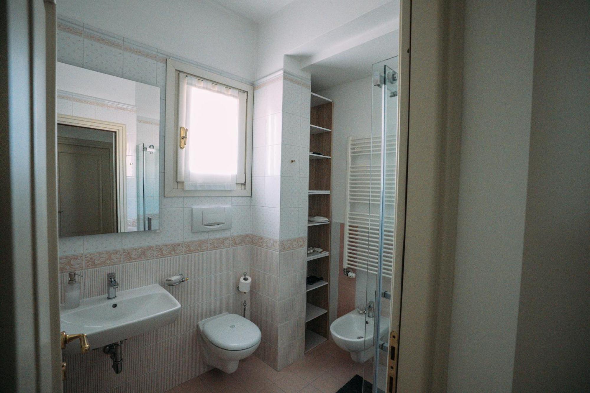Family Apartment Vista Lago Stresa Bagian luar foto