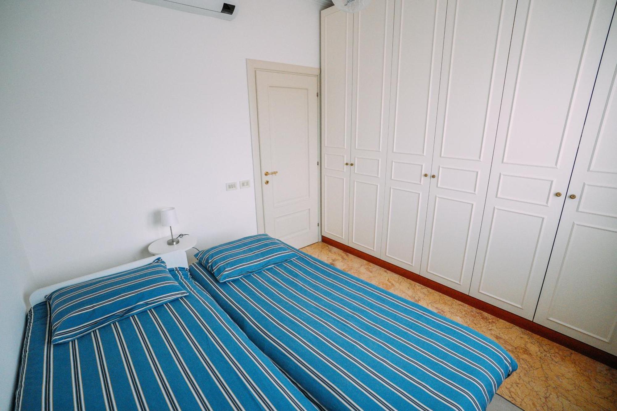 Family Apartment Vista Lago Stresa Bagian luar foto
