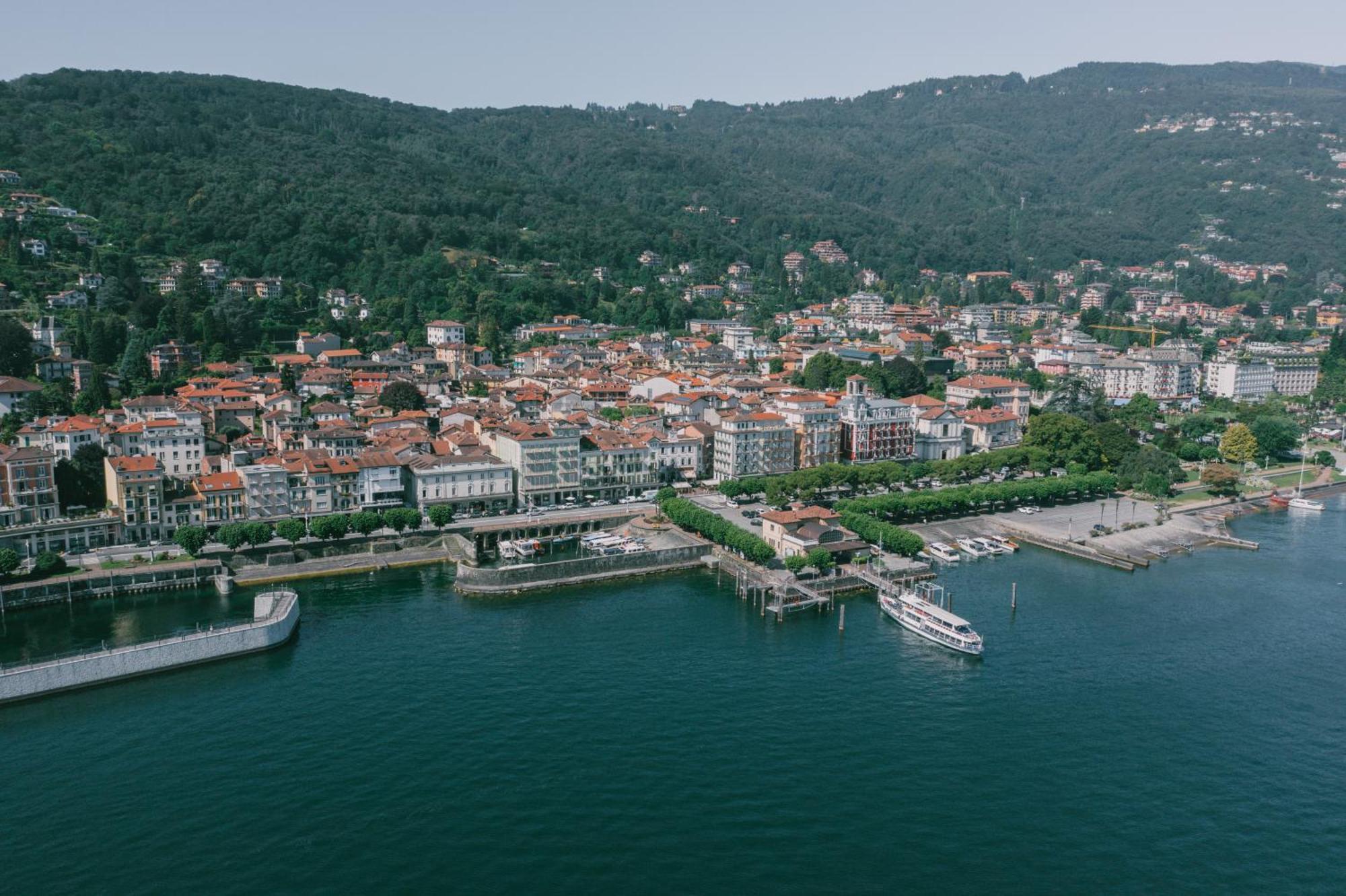 Family Apartment Vista Lago Stresa Bagian luar foto