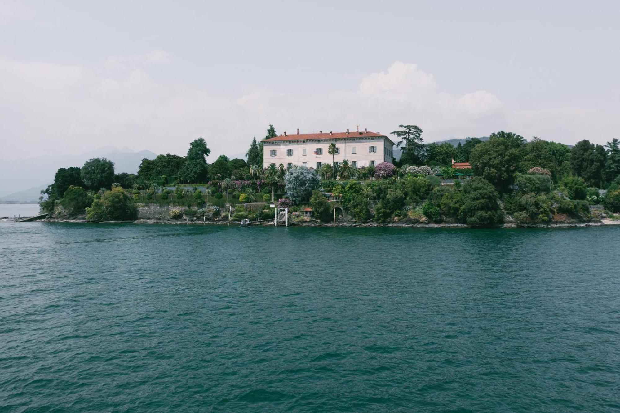 Family Apartment Vista Lago Stresa Bagian luar foto