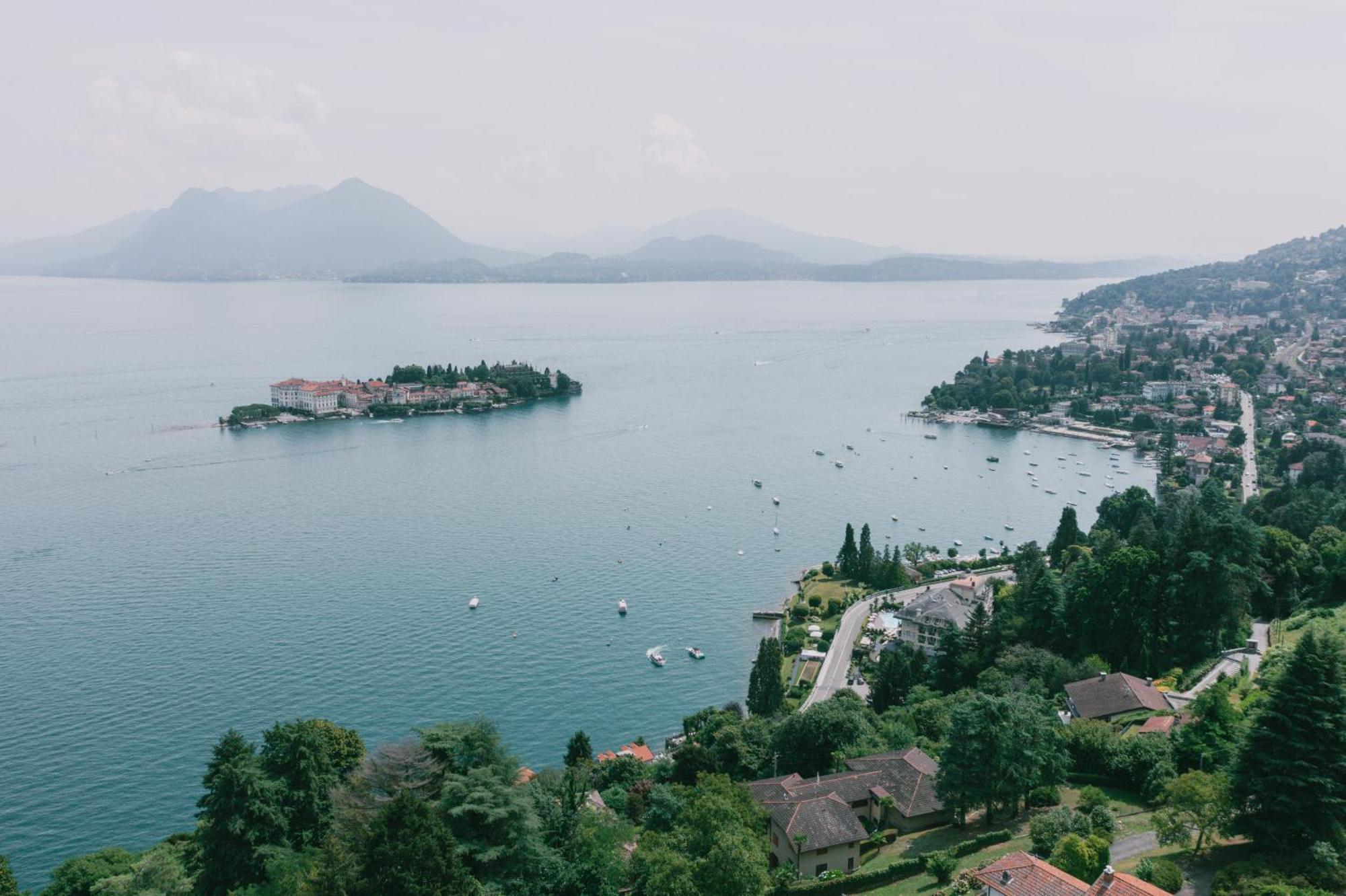 Family Apartment Vista Lago Stresa Bagian luar foto